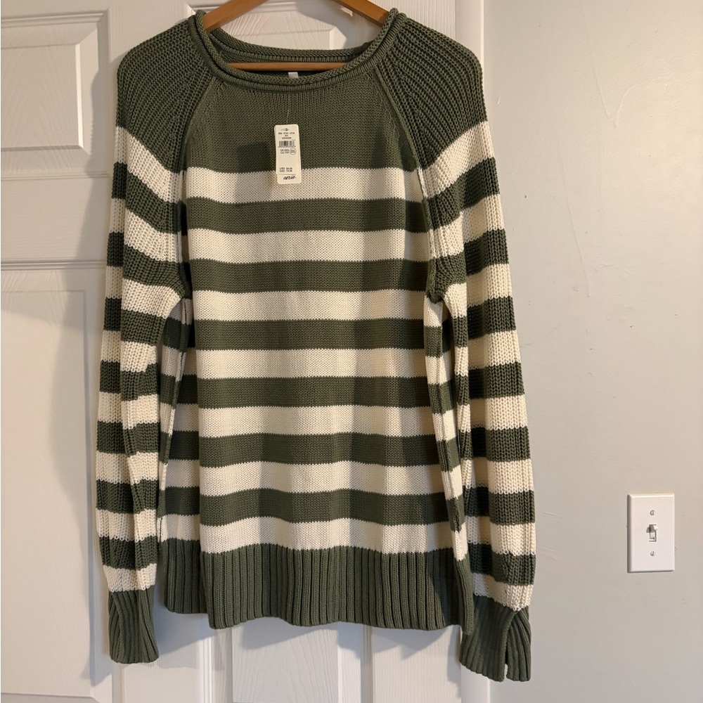 Aerie NWT Olive and White Striped Knit Sweater